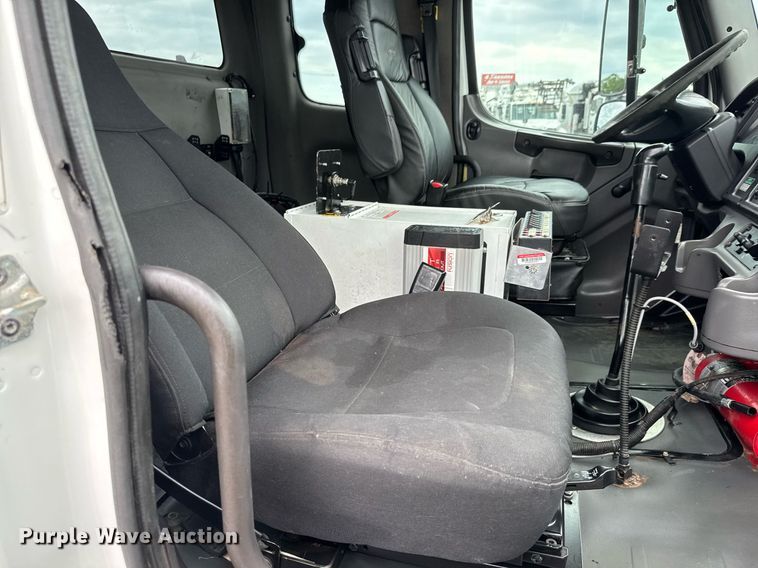 image for item DY0060 2007 Freightliner Business Class M2 Ext. Cab crane truck