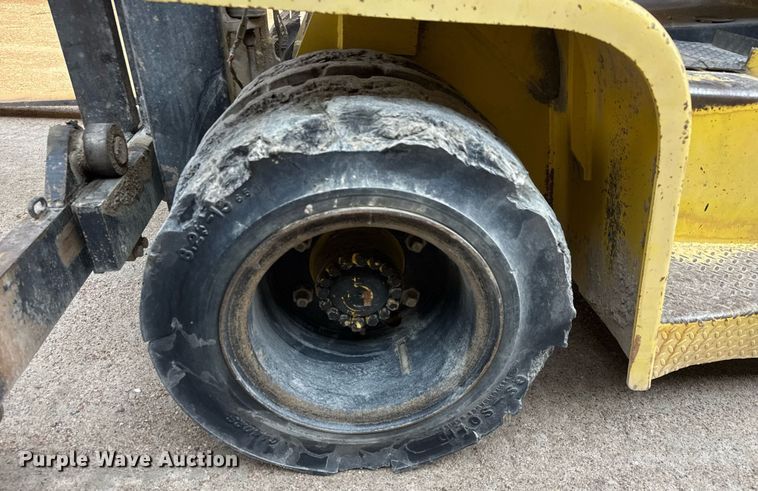 image for item DY0175 2000 Hyster H135XL forklift