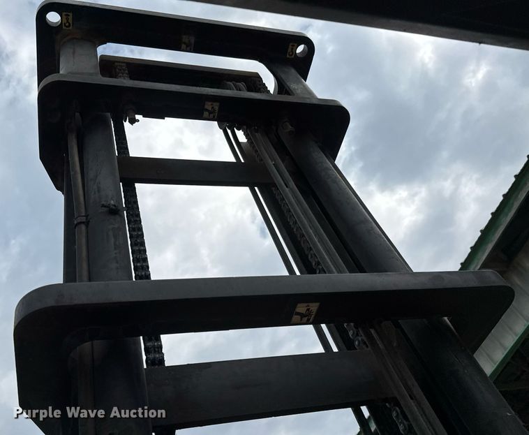 image for item DY0176 Caterpillar DP70 forklift