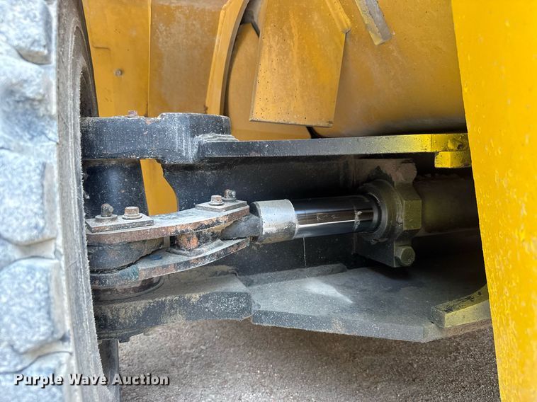 image for item DY0176 Caterpillar DP70 forklift