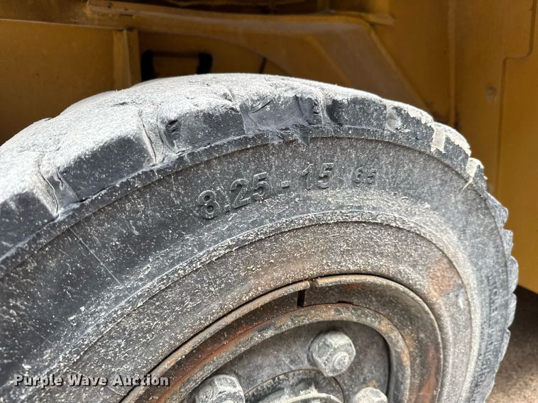 image for item DY0176 Caterpillar DP70 forklift