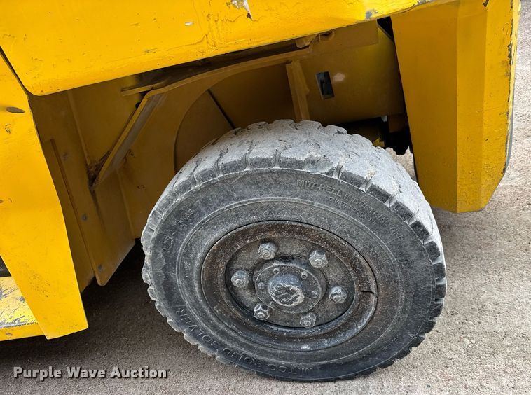 image for item DY0176 Caterpillar DP70 forklift