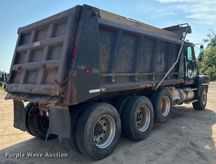 image for item DY0189 2000 Volvo WG dump truck