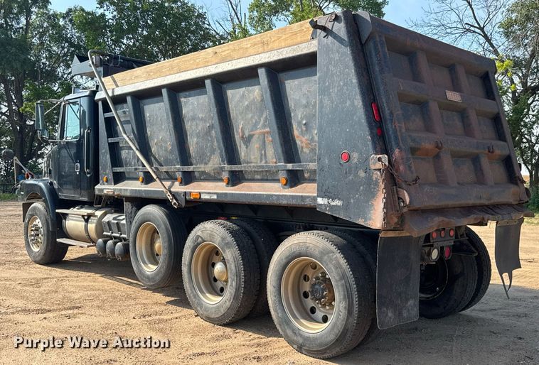 image for item DY0189 2000 Volvo WG dump truck