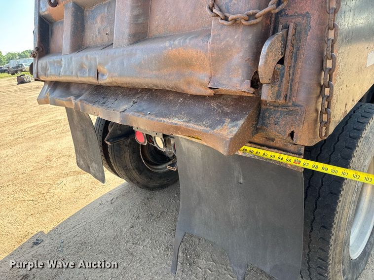 image for item DY0189 2000 Volvo WG dump truck