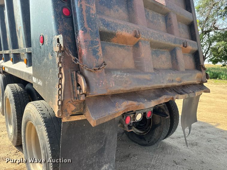 image for item DY0189 2000 Volvo WG dump truck