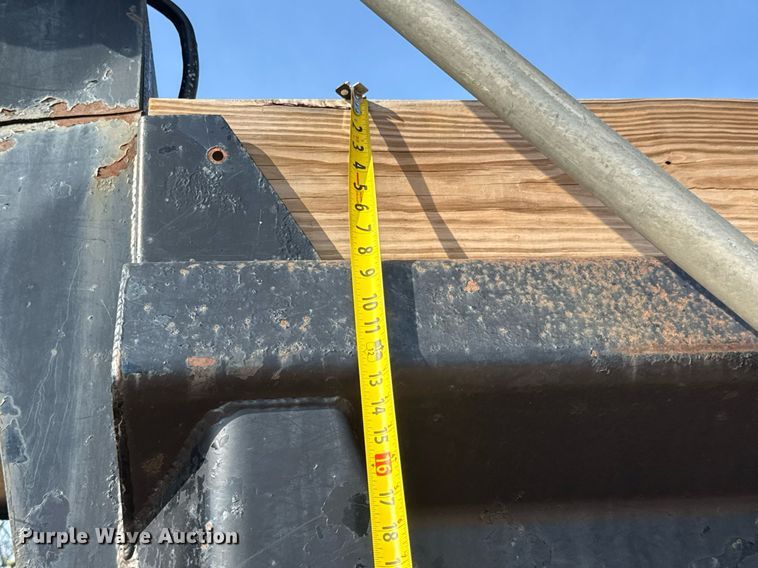 image for item DY0189 2000 Volvo WG dump truck