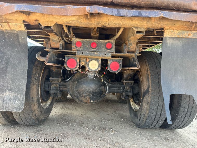 image for item DY0189 2000 Volvo WG dump truck