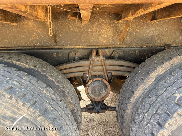 image for item DY0189 2000 Volvo WG dump truck