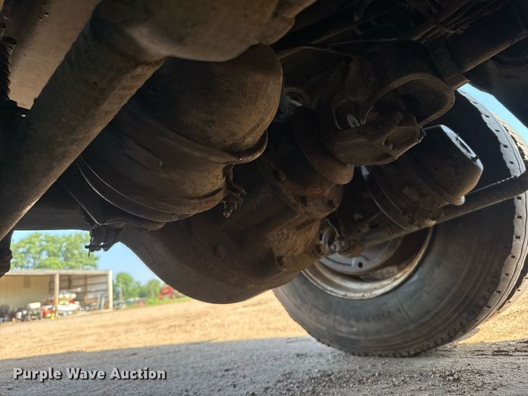 image for item DY0189 2000 Volvo WG dump truck