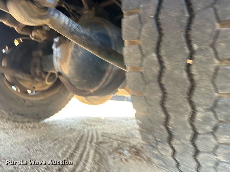 image for item DY0189 2000 Volvo WG dump truck