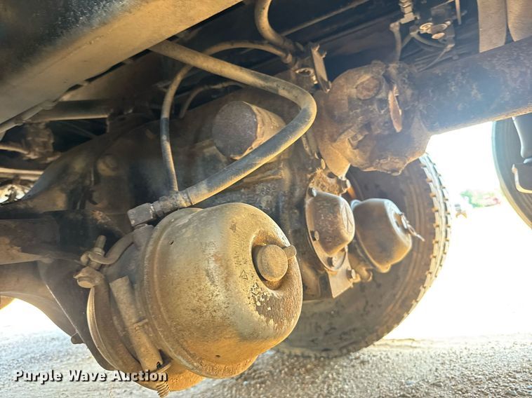 image for item DY0189 2000 Volvo WG dump truck