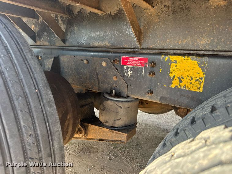 image for item DY0189 2000 Volvo WG dump truck