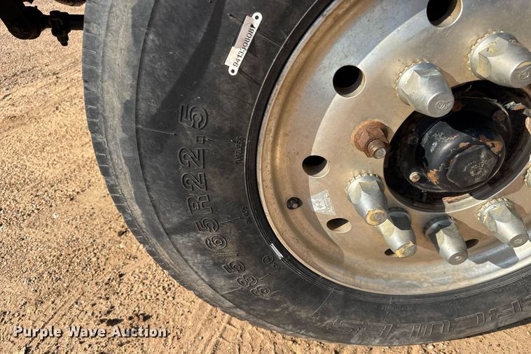 image for item DY0189 2000 Volvo WG dump truck