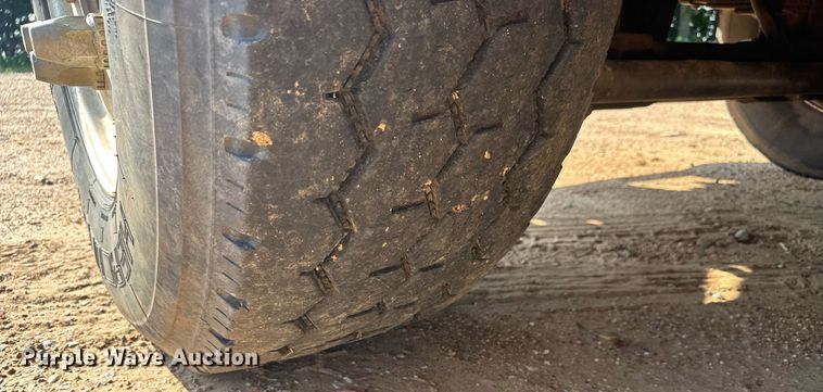 image for item DY0189 2000 Volvo WG dump truck