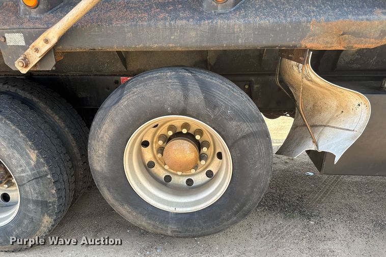 image for item DY0189 2000 Volvo WG dump truck