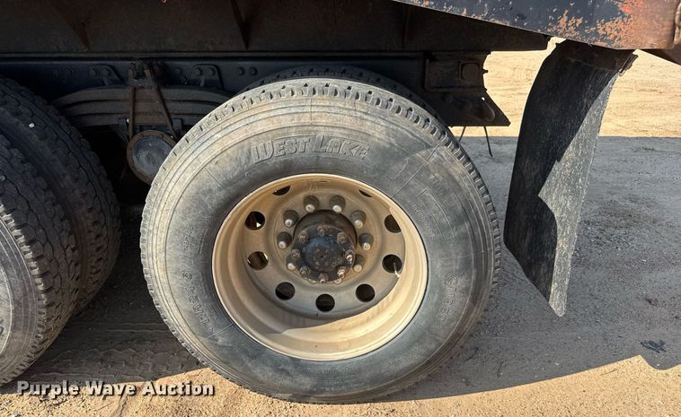 image for item DY0189 2000 Volvo WG dump truck