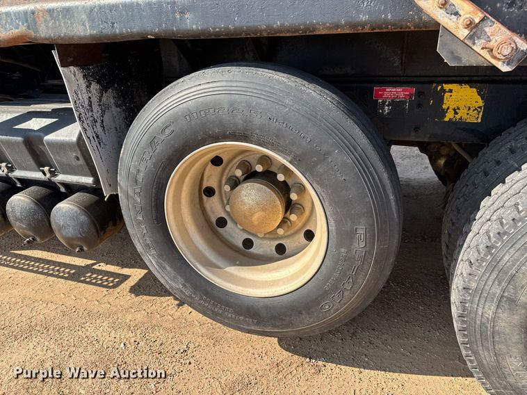 image for item DY0189 2000 Volvo WG dump truck