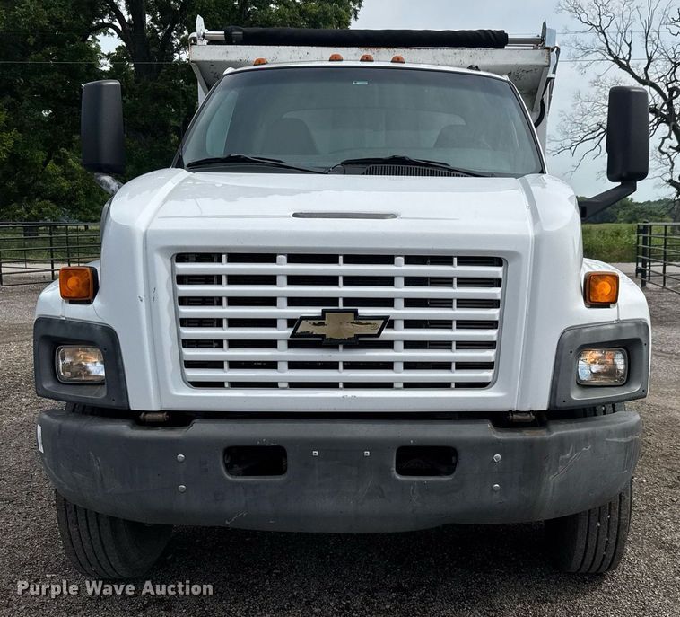 image for item DY0194 2004 Chevrolet C6500 dump truck