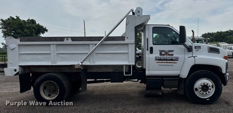 image for item DY0194 2004 Chevrolet C6500 dump truck