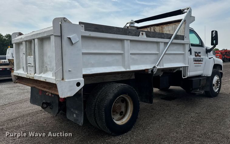 image for item DY0194 2004 Chevrolet C6500 dump truck