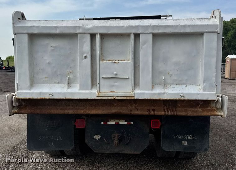 image for item DY0194 2004 Chevrolet C6500 dump truck