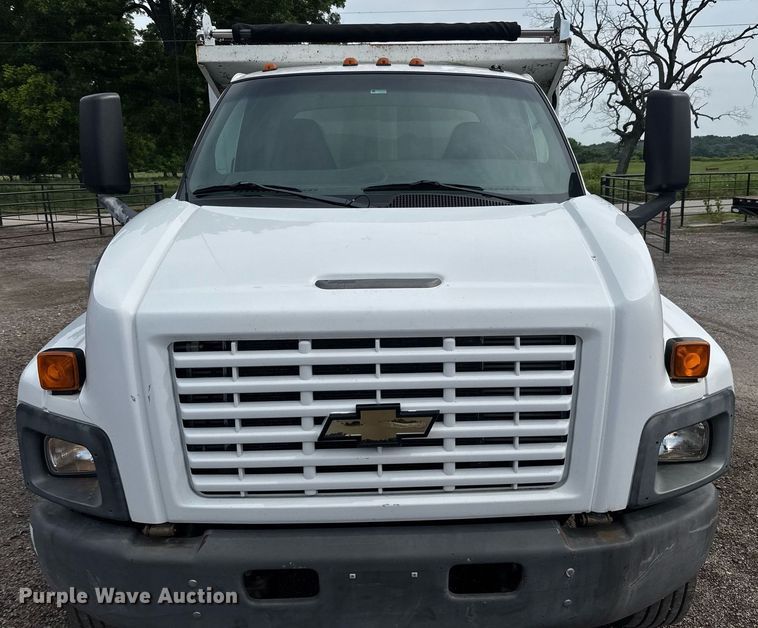 image for item DY0194 2004 Chevrolet C6500 dump truck