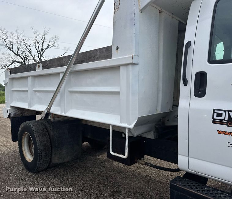 image for item DY0194 2004 Chevrolet C6500 dump truck