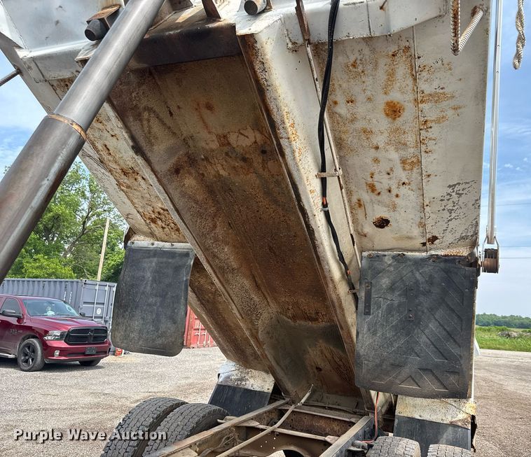 image for item DY0194 2004 Chevrolet C6500 dump truck