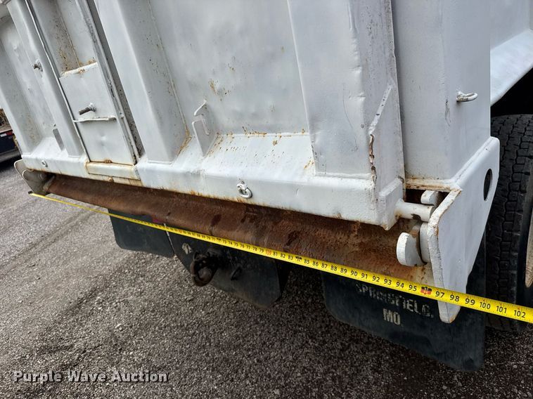 image for item DY0194 2004 Chevrolet C6500 dump truck