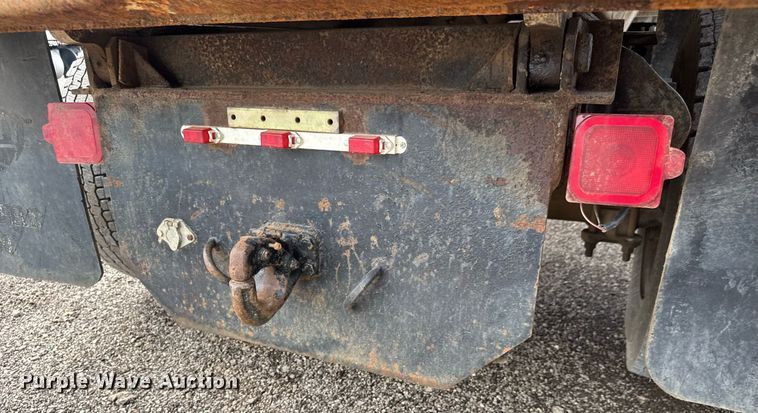 image for item DY0194 2004 Chevrolet C6500 dump truck