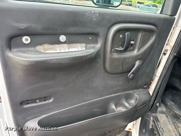 image for item DY0194 2004 Chevrolet C6500 dump truck