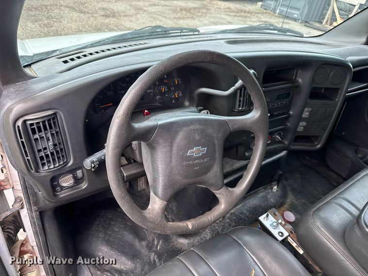 image for item DY0194 2004 Chevrolet C6500 dump truck