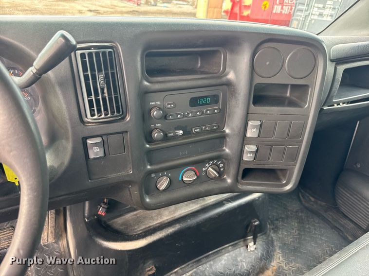 image for item DY0194 2004 Chevrolet C6500 dump truck