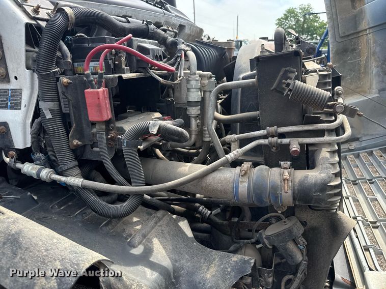 image for item DY0194 2004 Chevrolet C6500 dump truck