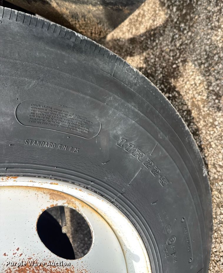 image for item DY0194 2004 Chevrolet C6500 dump truck