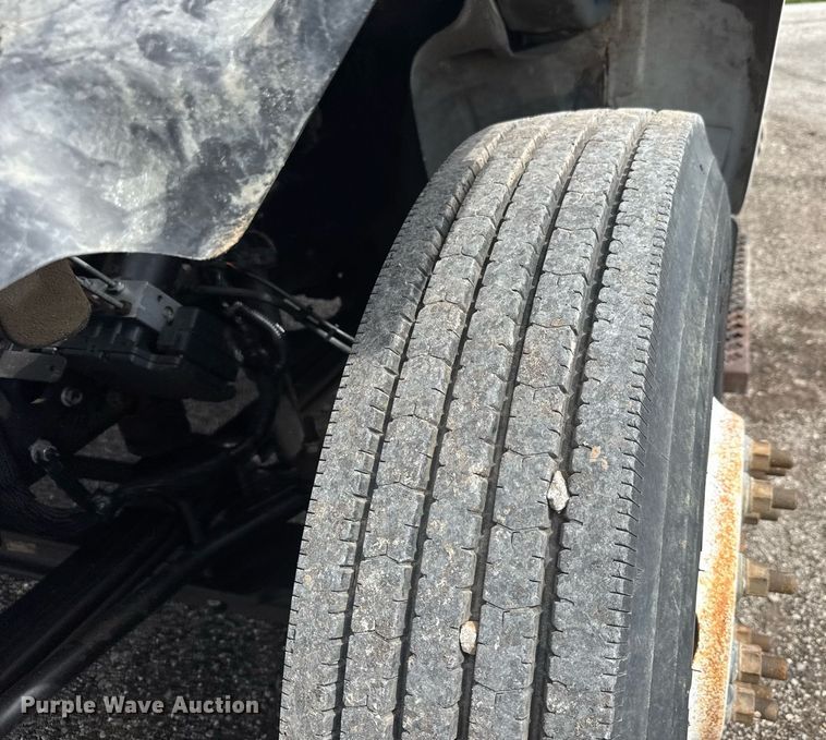 image for item DY0194 2004 Chevrolet C6500 dump truck