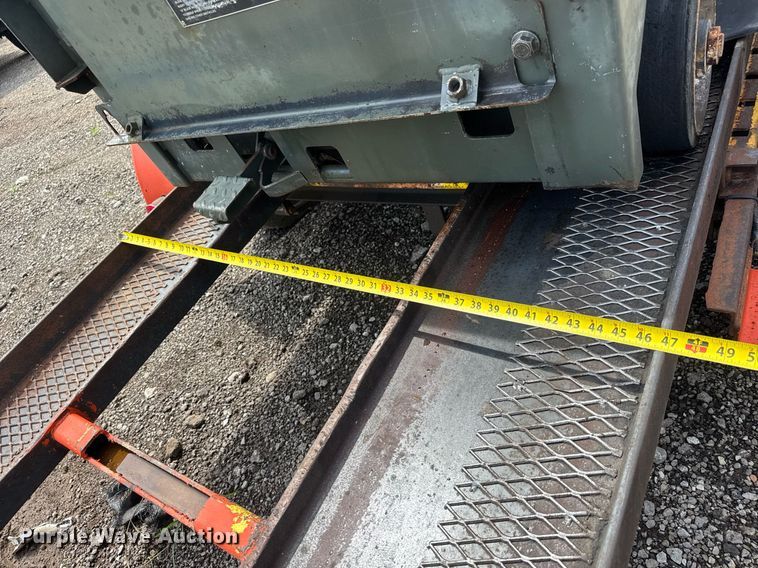 image for item DY0195 1994 Miller Spreader MSCRRR-01 concrete saw