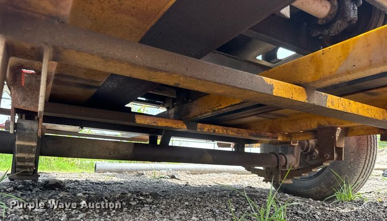 image for item DY0195 1994 Miller Spreader MSCRRR-01 concrete saw