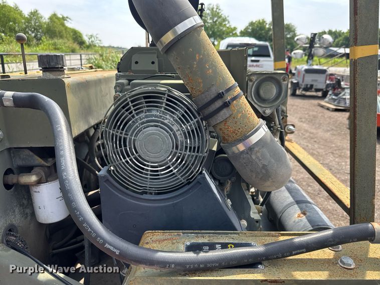 image for item DY0195 1994 Miller Spreader MSCRRR-01 concrete saw