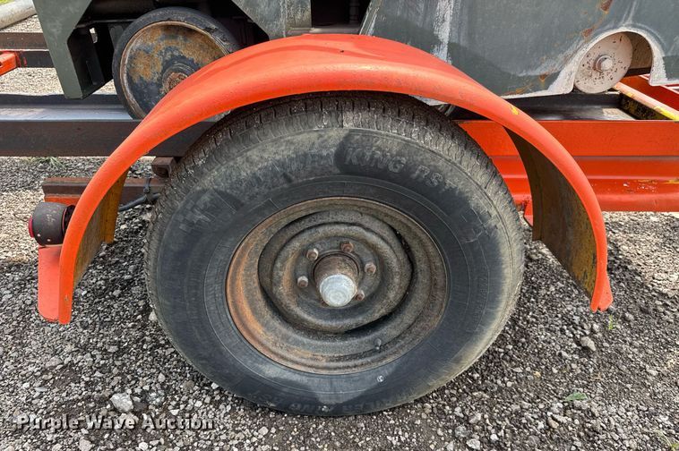 image for item DY0195 1994 Miller Spreader MSCRRR-01 concrete saw