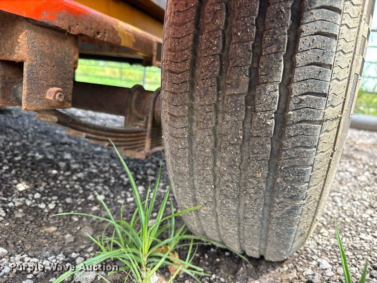 image for item DY0195 1994 Miller Spreader MSCRRR-01 concrete saw