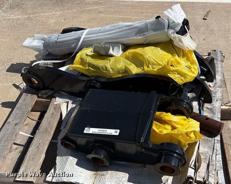 image for item DY0631 Excavator hydraulic thumb