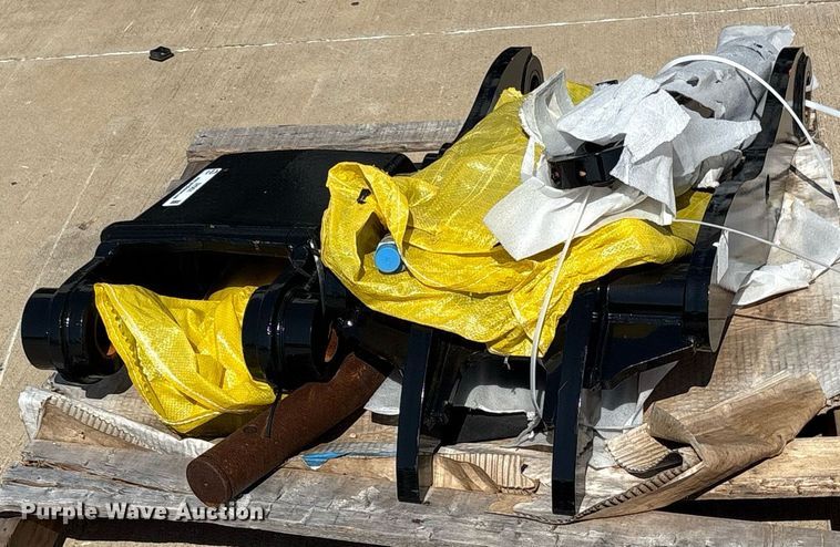 image for item DY0631 Excavator hydraulic thumb