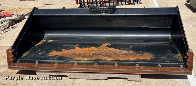 image for item DY0635 Kubota RD80LLC skid steer bucket