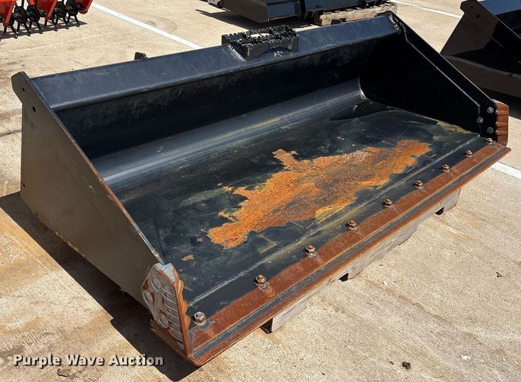 image for item DY0635 Kubota RD80LLC skid steer bucket