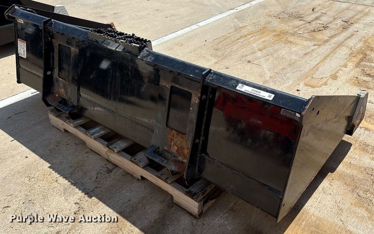 image for item DY0635 Kubota RD80LLC skid steer bucket