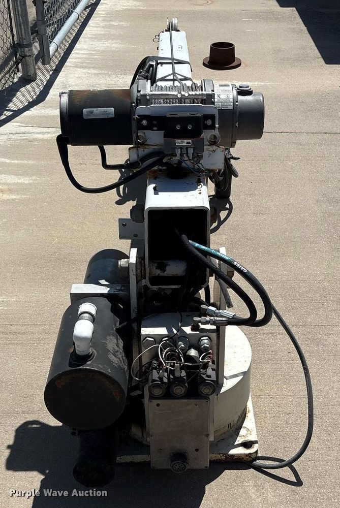 image for item DY0650 Ideal crane L4PXTW-16 truck mounted crane