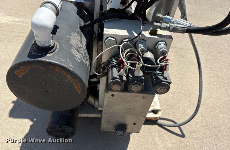 image for item DY0650 Ideal crane L4PXTW-16 truck mounted crane