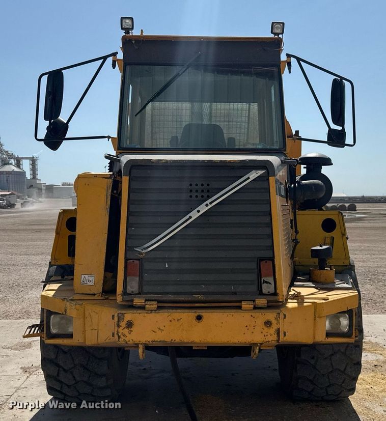 image for item DZ8520 1997 Volvo A25C articulated haul truck